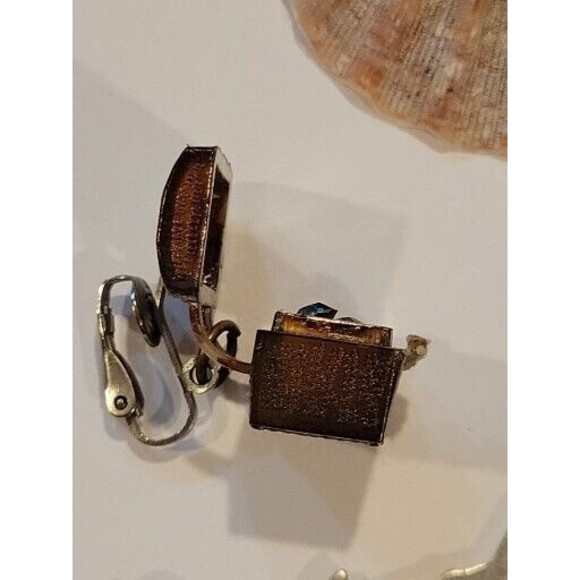 Rare Vintage Plastic Seahorse Treasure Chest Shark Ocean Theme Clip Earrings Lot - Picture 10 of 14